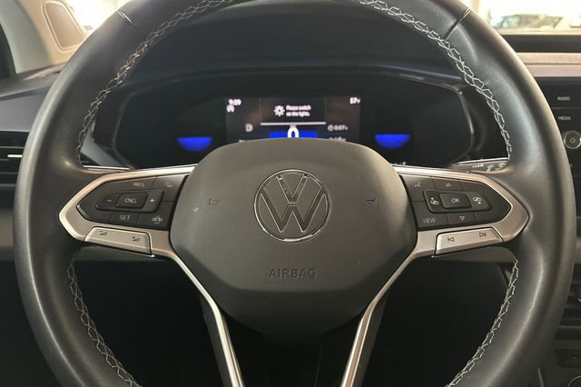 Used 2022 Volkswagen Taos SE image 28