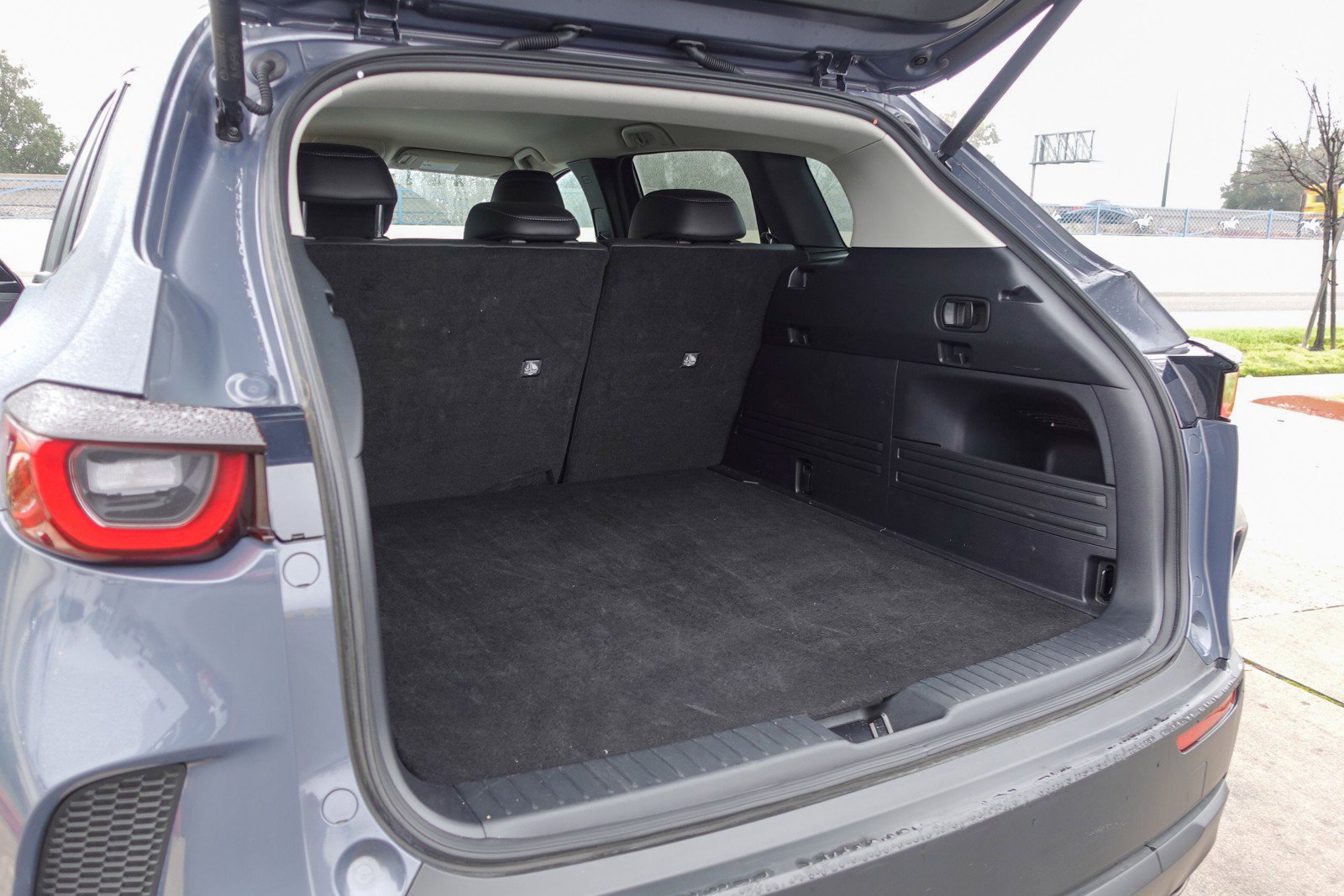 Certified 2025 MAZDA CX-50 2.5 Hybrid w/ Preferred Pkg image 24