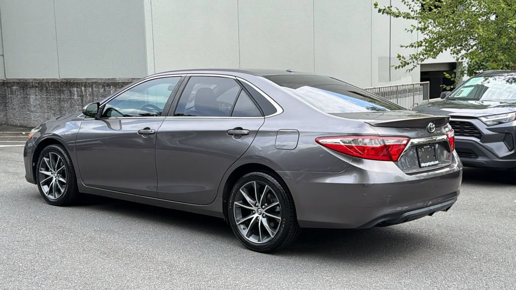 Used 2015 Toyota Camry XSE w/ Moonroof Package FWD image 3