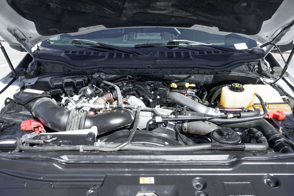 Used 2017 Ford F350 Lariat image 12