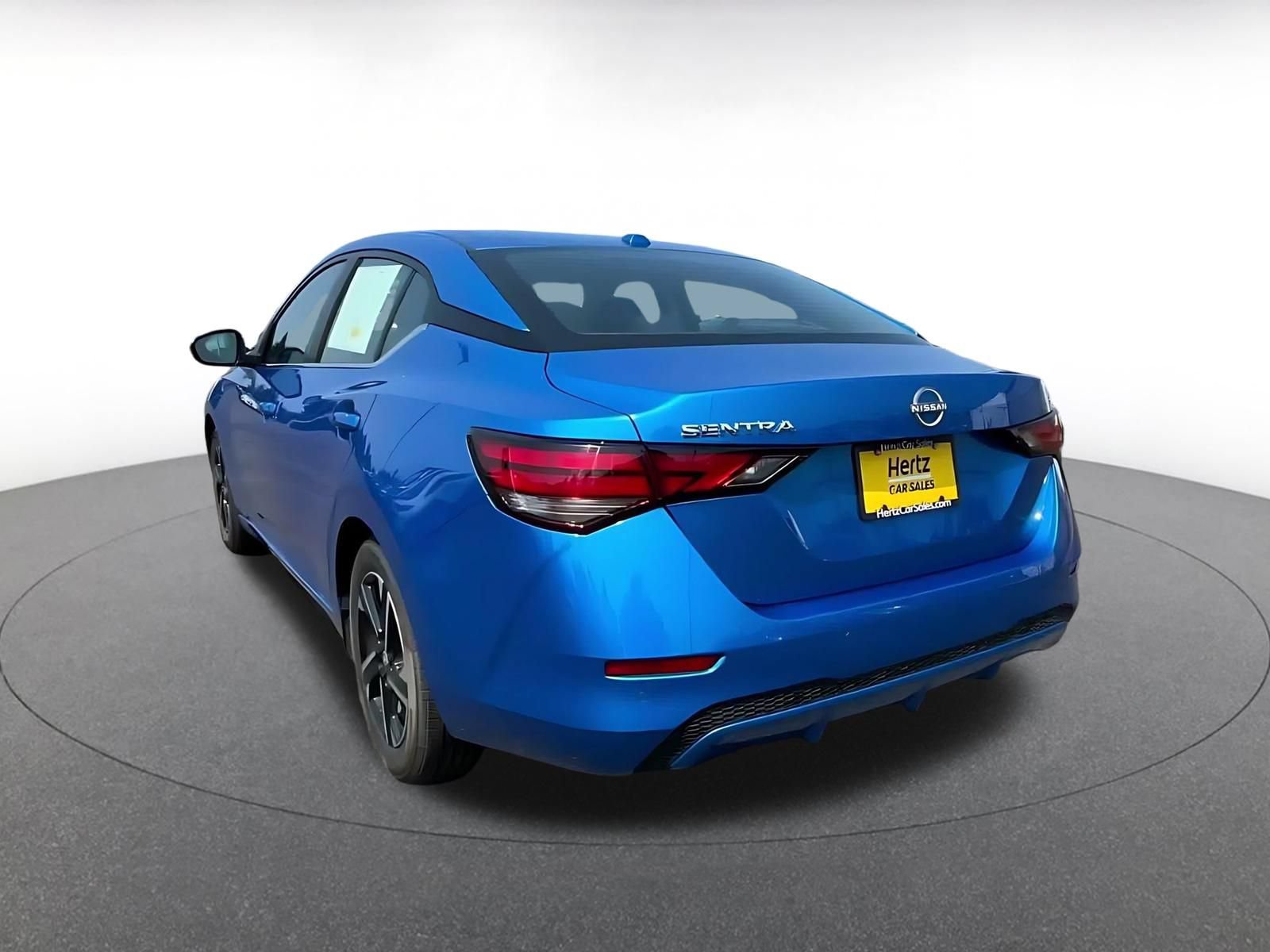 Used 2025 Nissan Sentra SV FWD image 9