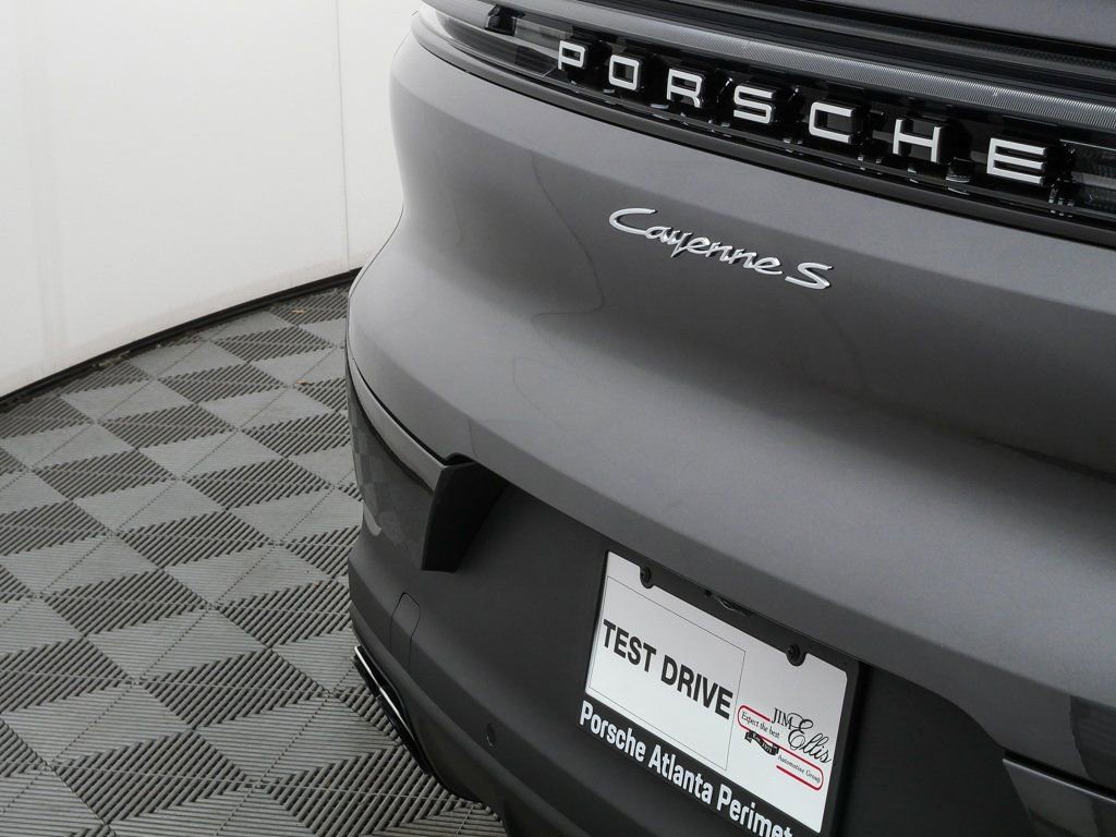 New 2026 Porsche Cayenne S image 38