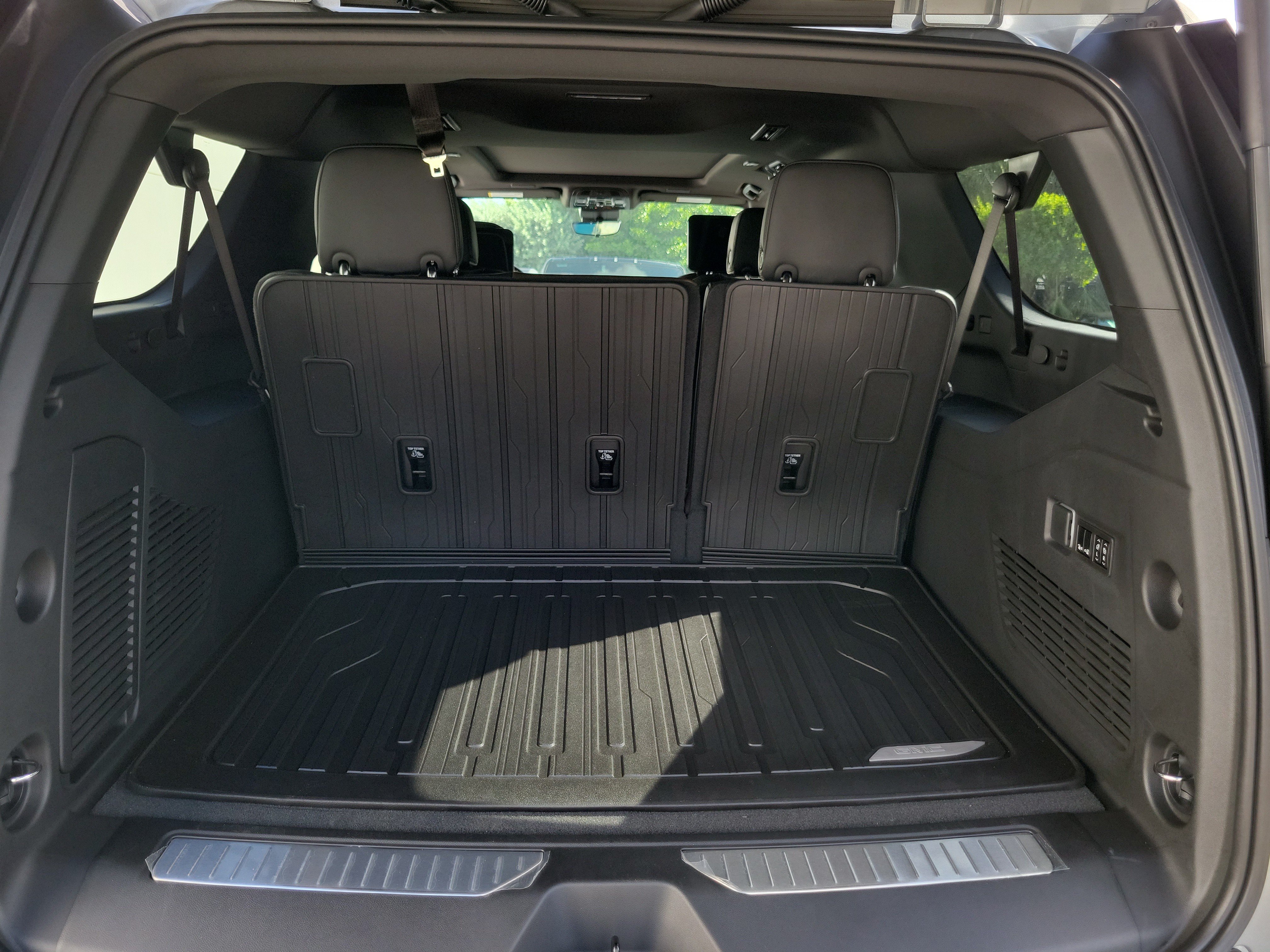New 2026 GMC Yukon XL Denali Ultimate AWD/4WD image 9