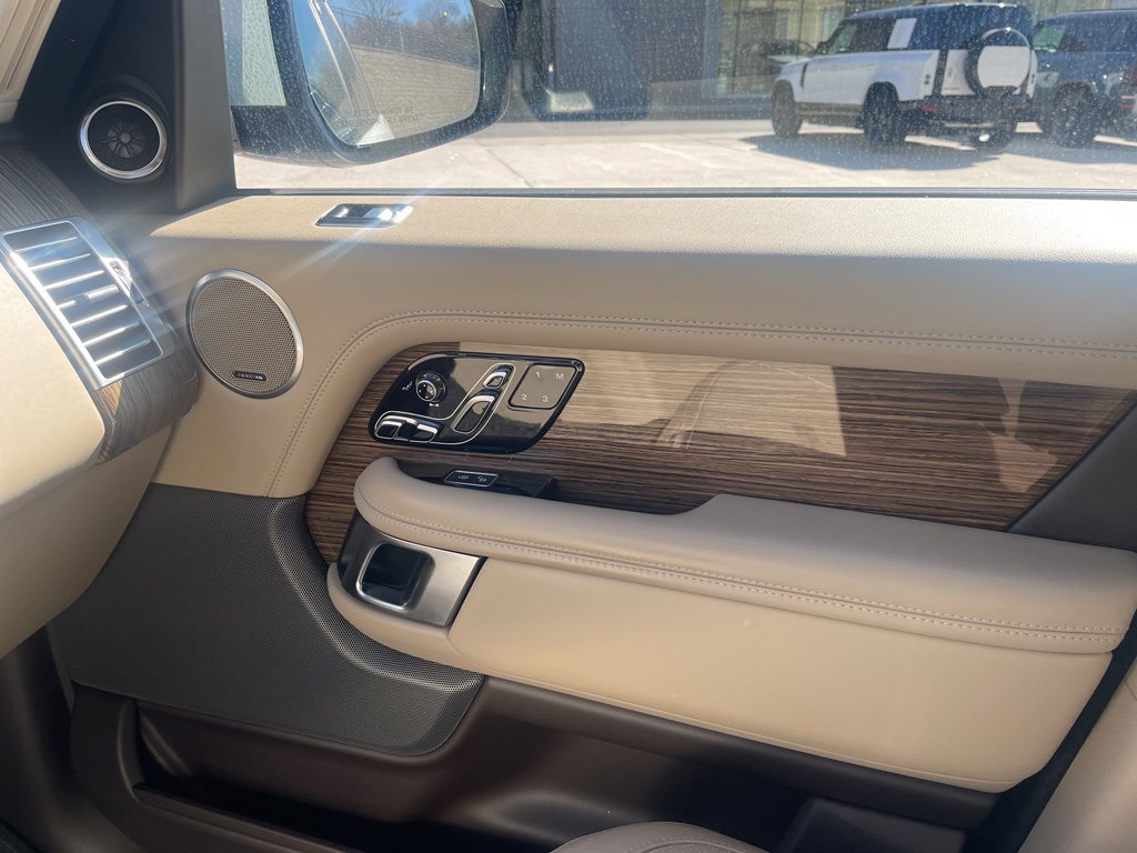 Used 2018 Land Rover Range Rover HSE image 27