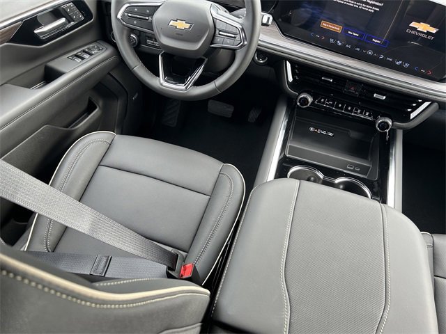 New 2026 Chevrolet Suburban Premier image 16