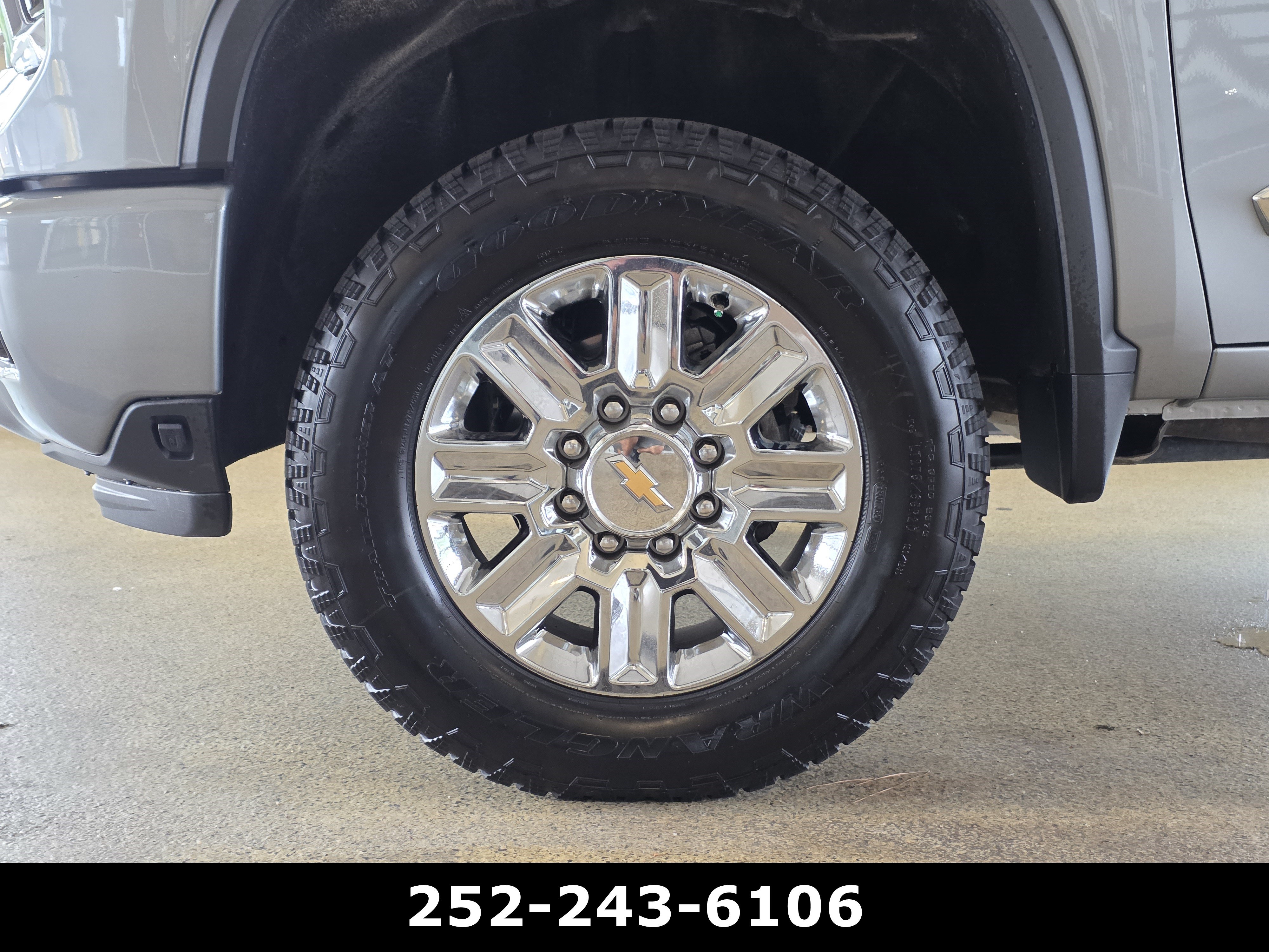Used 2024 Chevrolet Silverado 2500 High Country w/ Technology Package AWD/4WD image 39