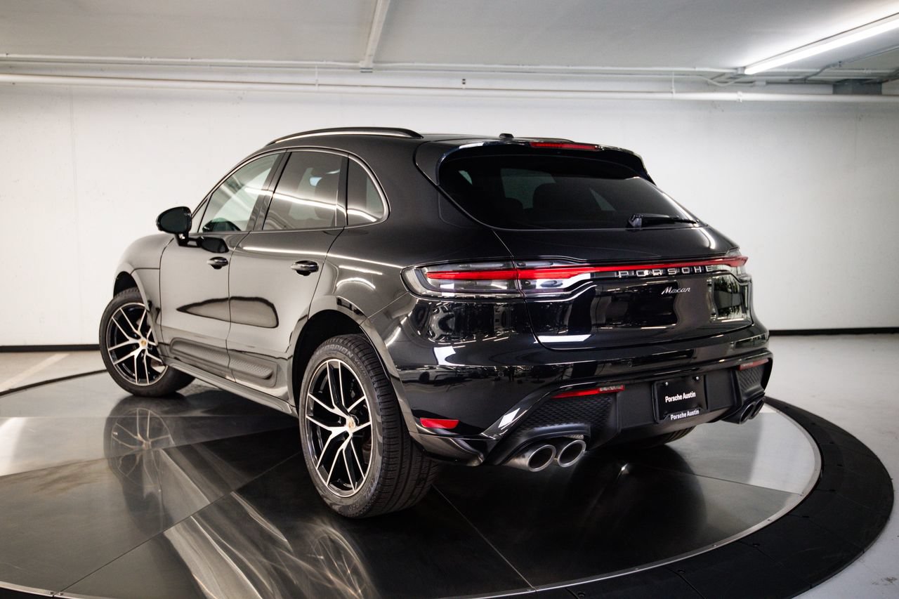 Certified 2024 Porsche Macan AWD/4WD image 2