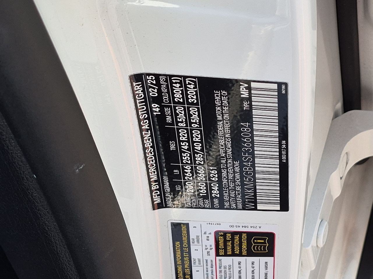 Used 2025 Mercedes-Benz GLC 350e 4MATIC image 29