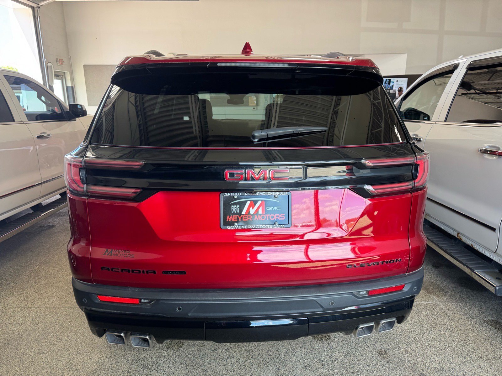 Used 2024 GMC Acadia Elevation w/ Black Edition AWD/4WD image 5