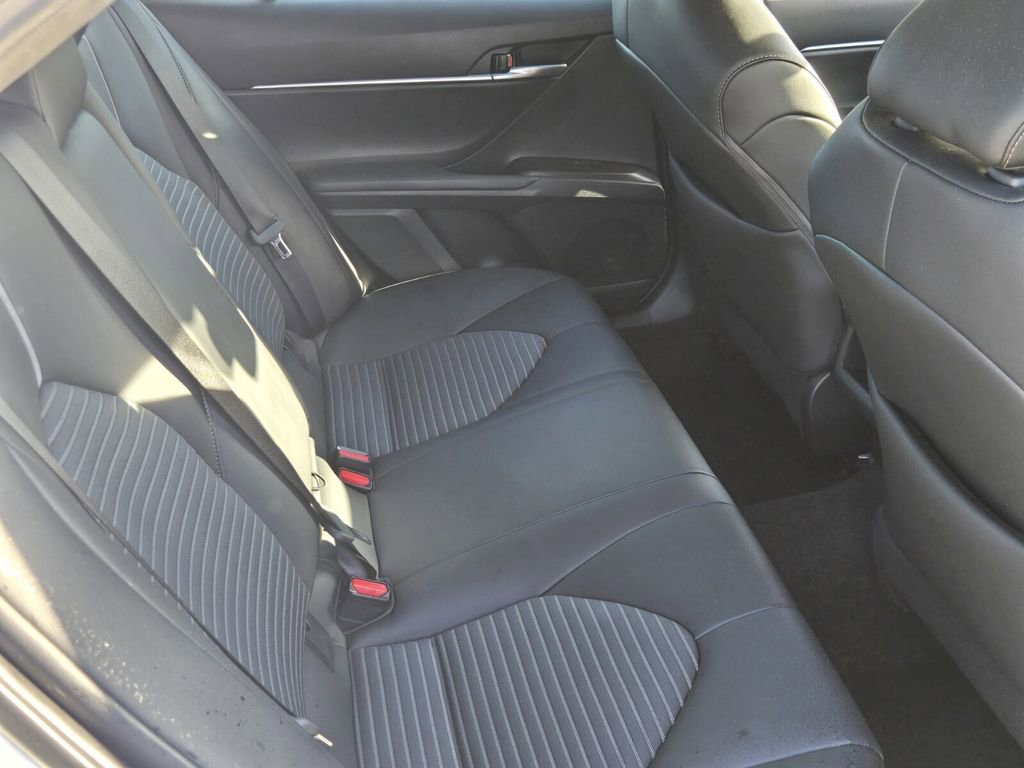 Used 2024 Toyota Camry SE image 15