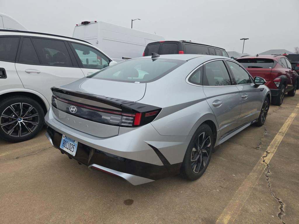 Used 2025 Hyundai Sonata SEL image 3