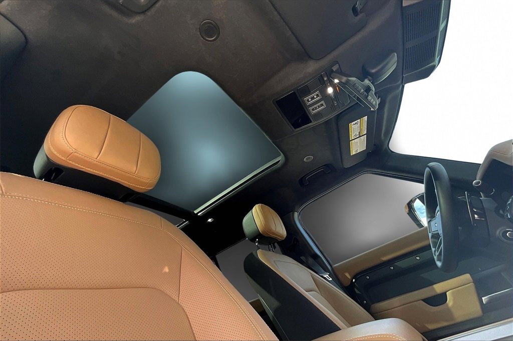 Used 2025 Land Rover Defender 110 V8 image 23