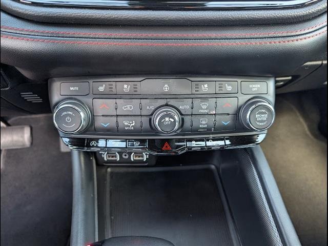 Used 2024 Dodge Durango GT image 12