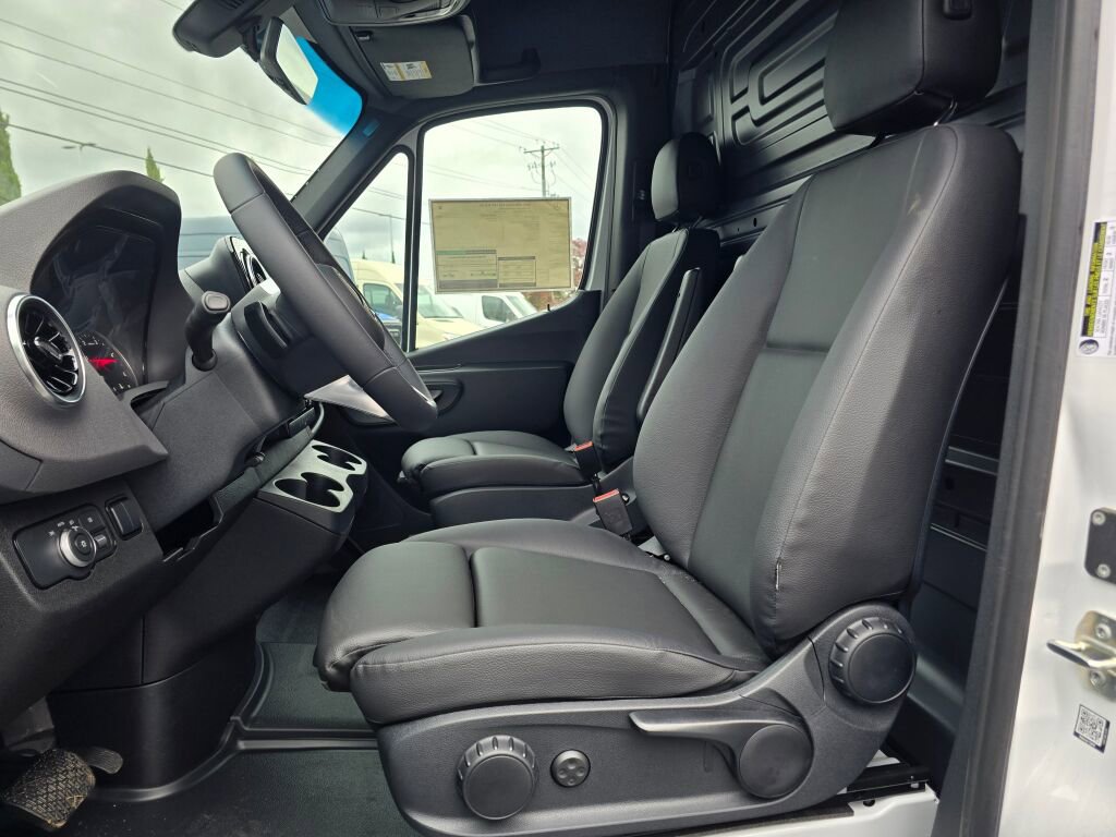 New 2025 Mercedes-Benz Sprinter 2500 image 22