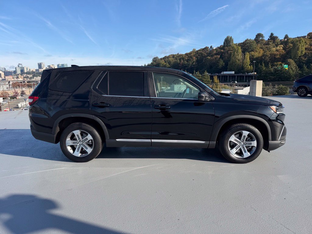Used 2023 Honda Pilot EX-L image 2