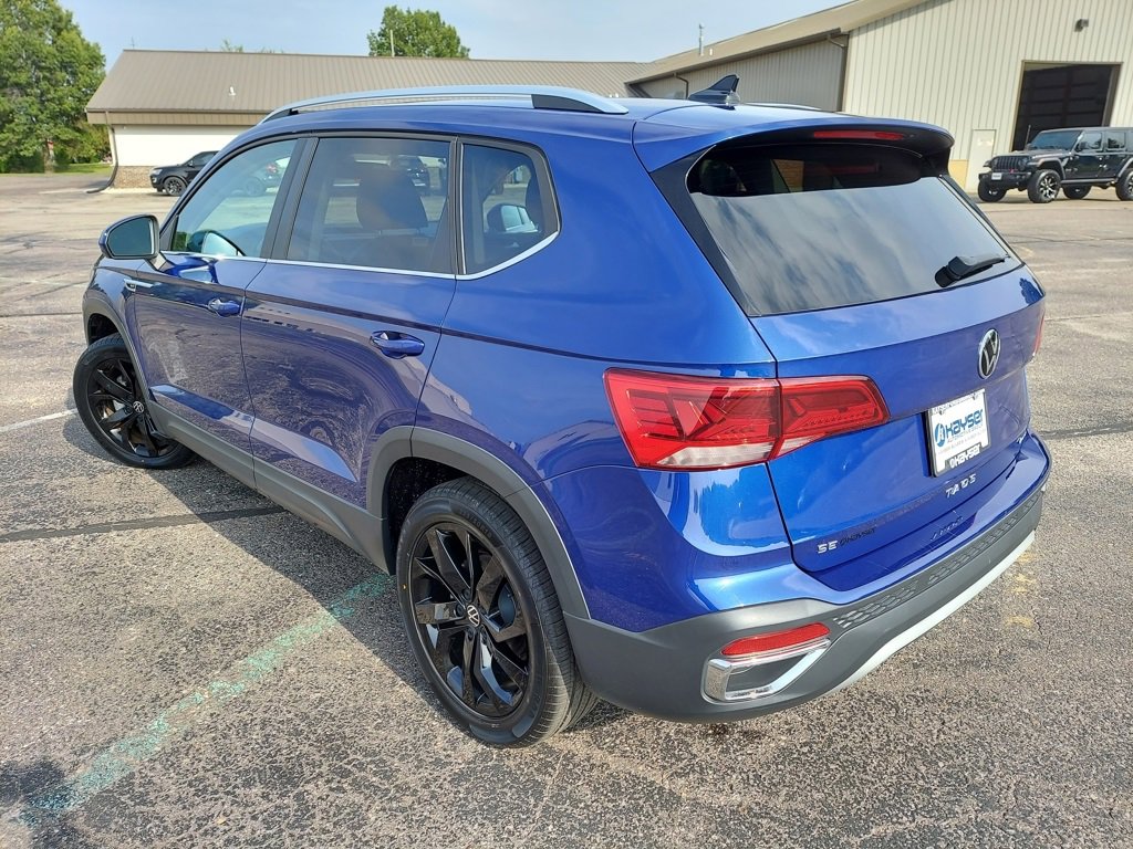Used 2022 Volkswagen Taos SE w/ Panoramic Sunroof Package image 17
