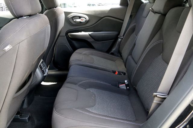 Used 2020 Jeep Cherokee Latitude image 23