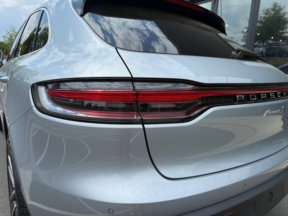 Certified 2022 Porsche Macan S AWD/4WD image 14