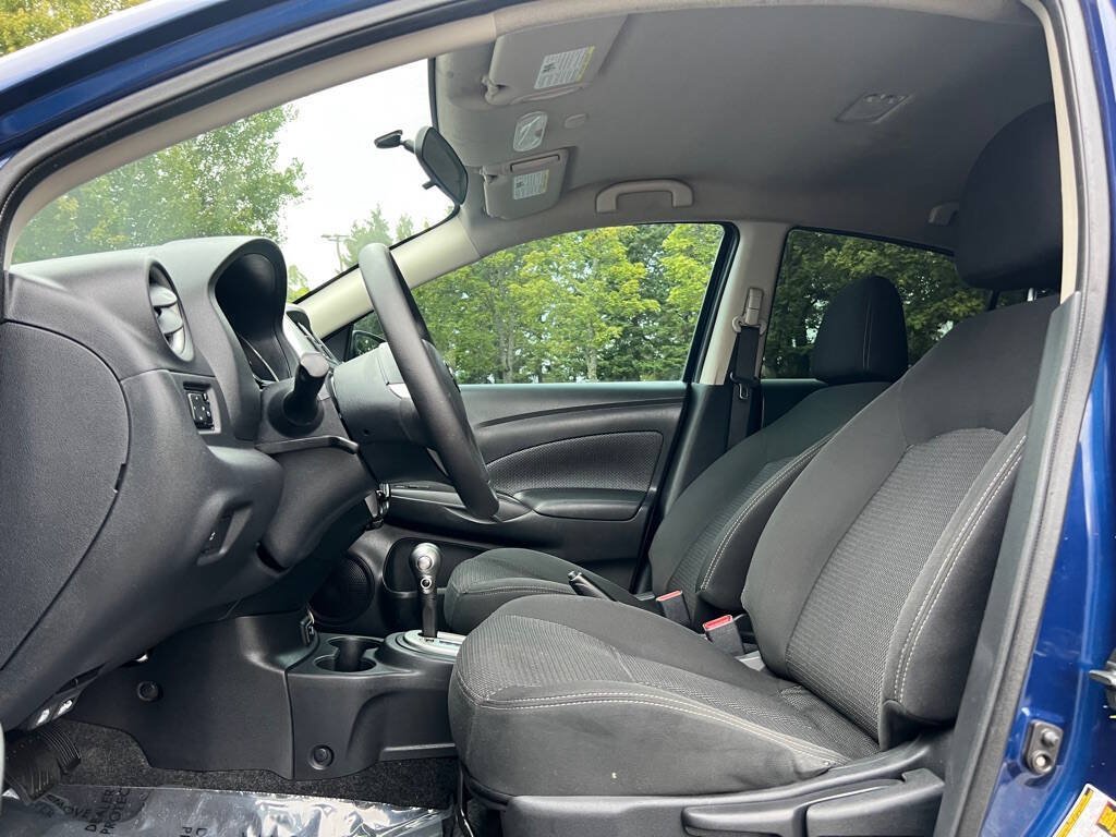 Used 2018 Nissan Versa SV FWD image 9