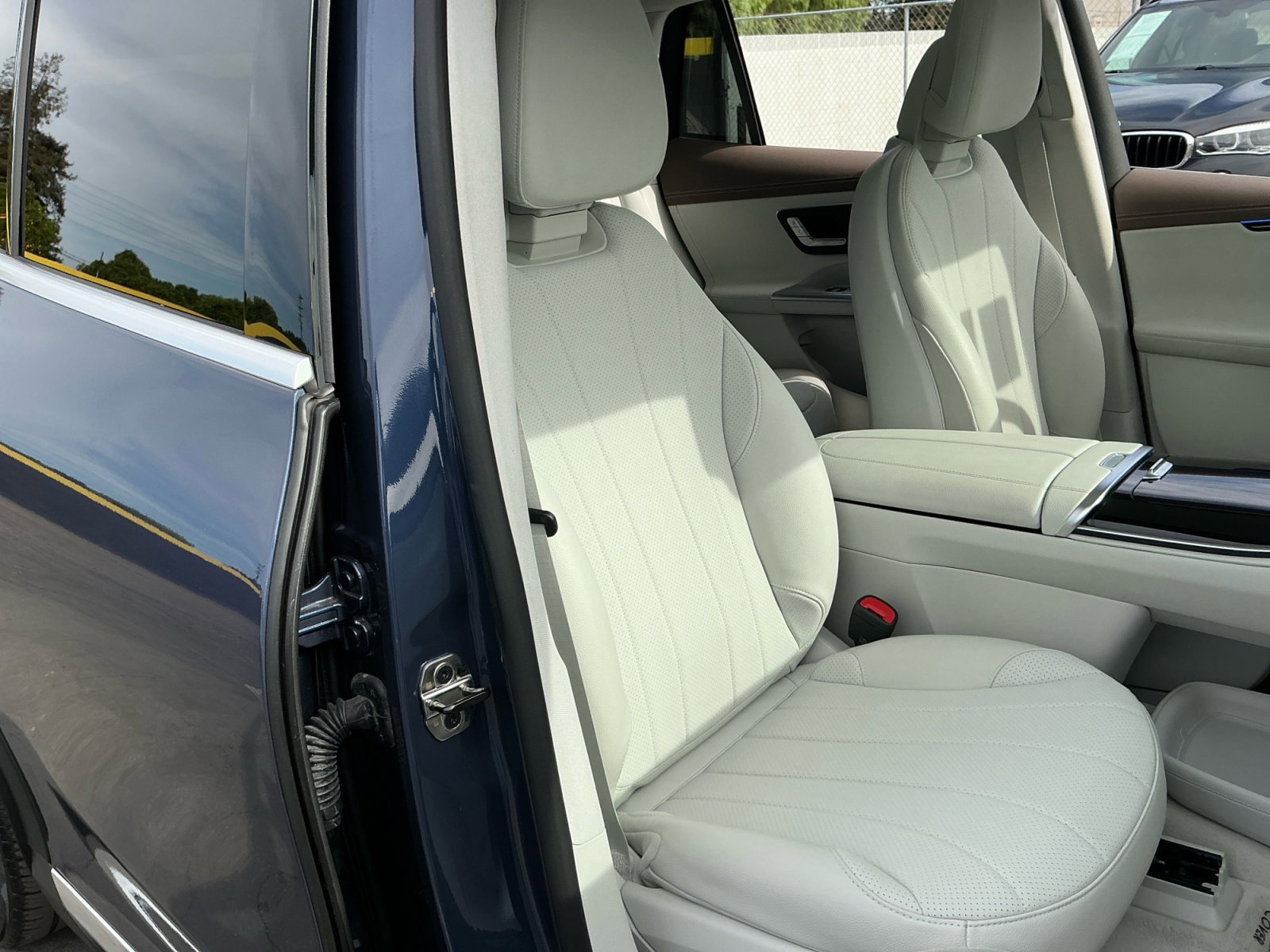 Used 2023 Mercedes-Benz EQE 350+ SUV w/ Exclusive Trim Package image 19