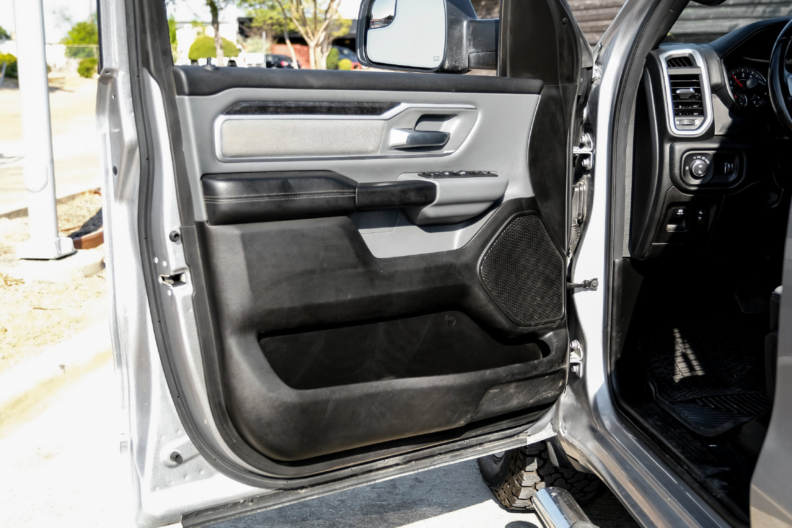 Used 2022 RAM 1500 Big Horn AWD/4WD image 36