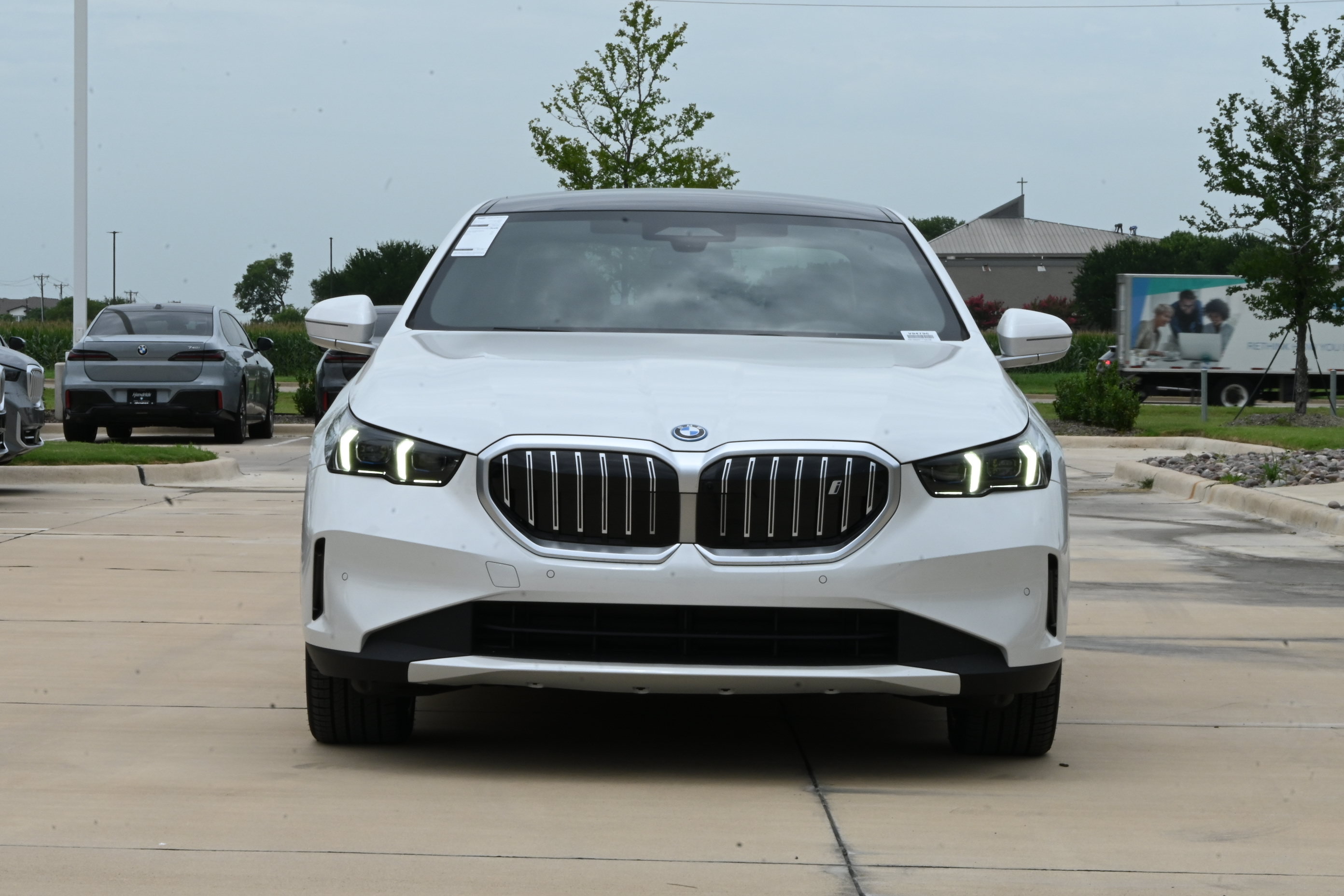 New 2027 BMW i5 eDrive40 RWD image 2
