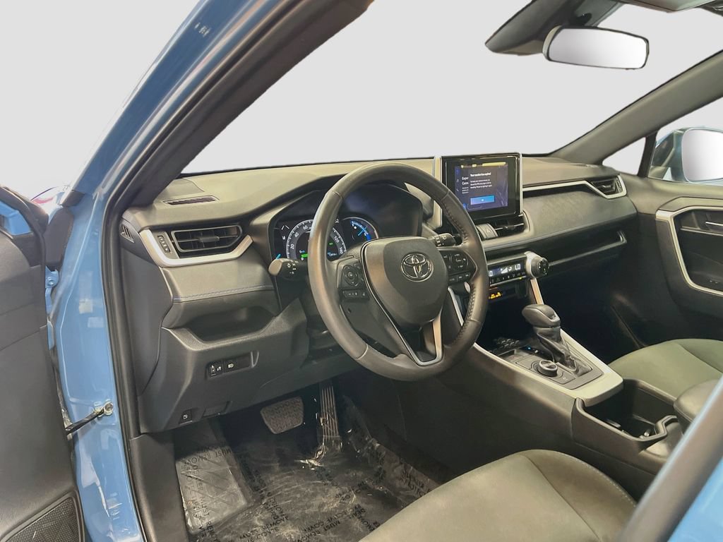 Used 2024 Toyota RAV4 SE AWD/4WD image 9