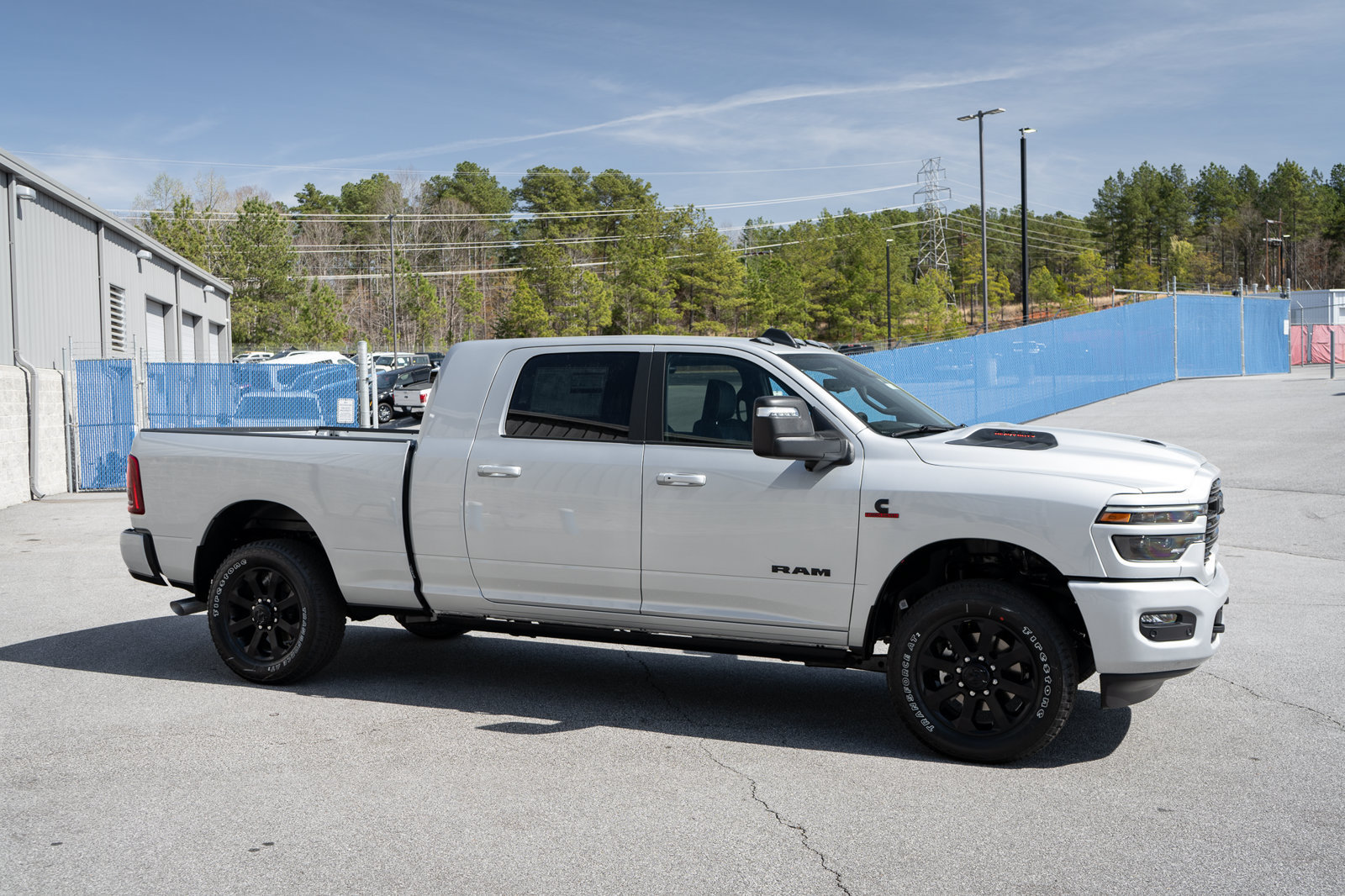 New 2026 RAM 2500 Laramie AWD/4WD image 12