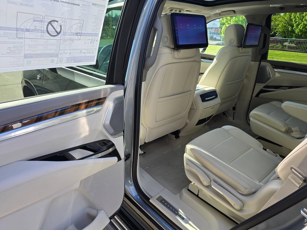 New 2026 Cadillac Escalade Platinum Sport AWD/4WD image 17