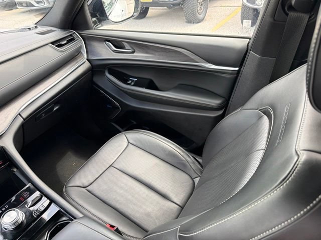 Used 2023 Jeep Grand Cherokee L Overland AWD/4WD image 24