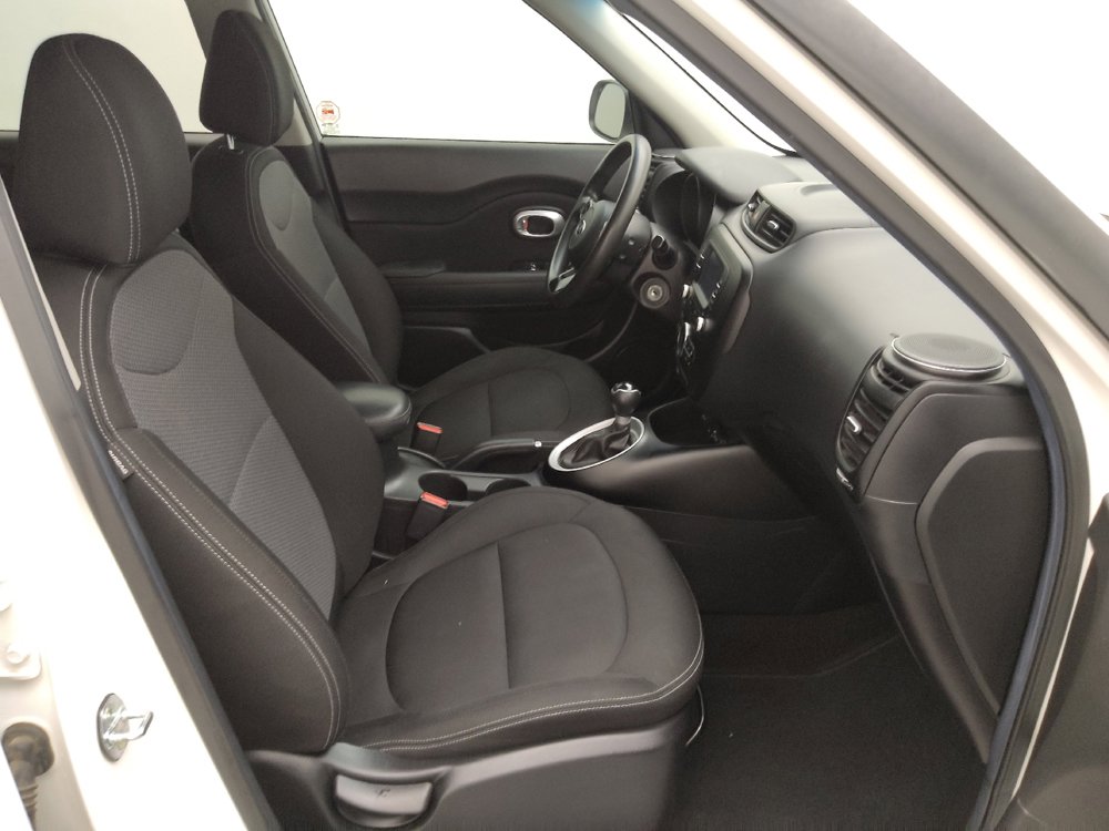 Used 2017 Kia Soul + image 21