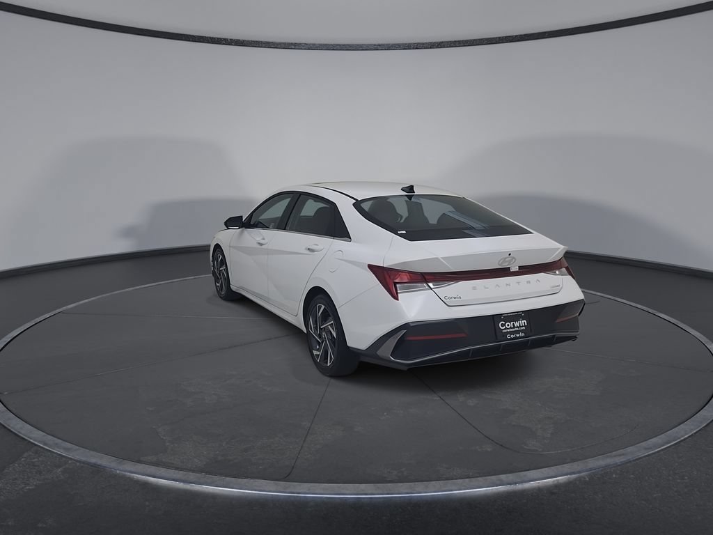 Used 2025 Hyundai Elantra Limited FWD image 10