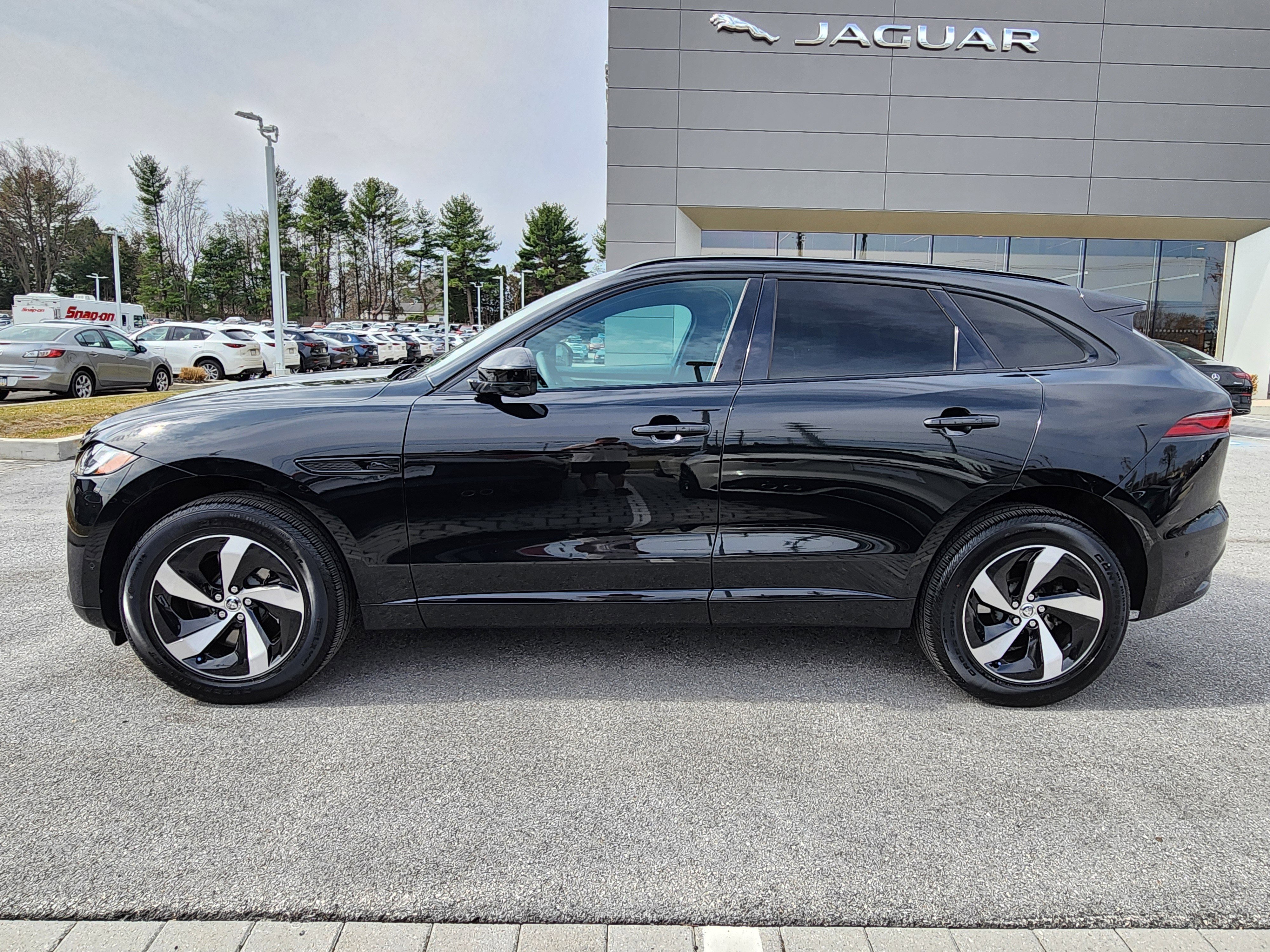 Certified 2026 Jaguar F-PACE R-Dynamic S image 5