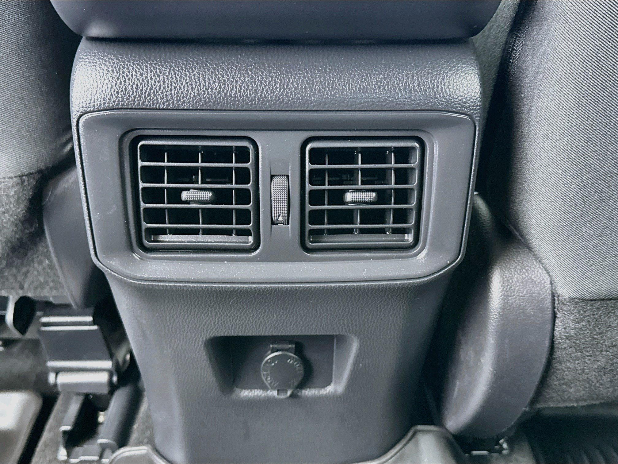Used 2025 Toyota RAV4 LE AWD/4WD image 16
