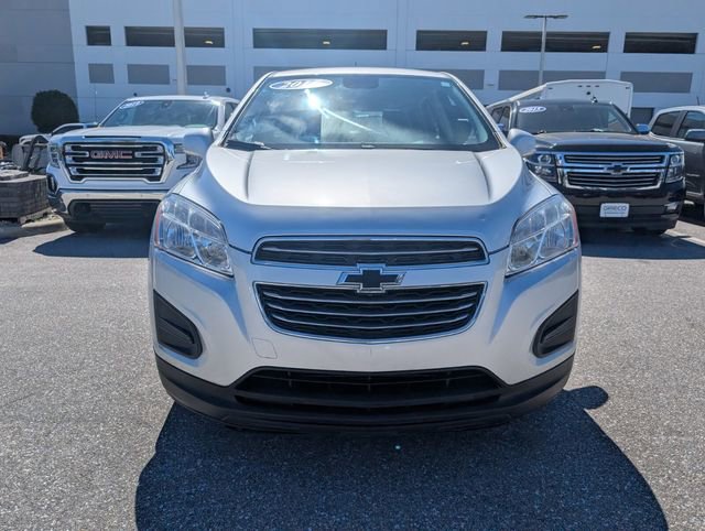 Used 2015 Chevrolet Trax LS image 2