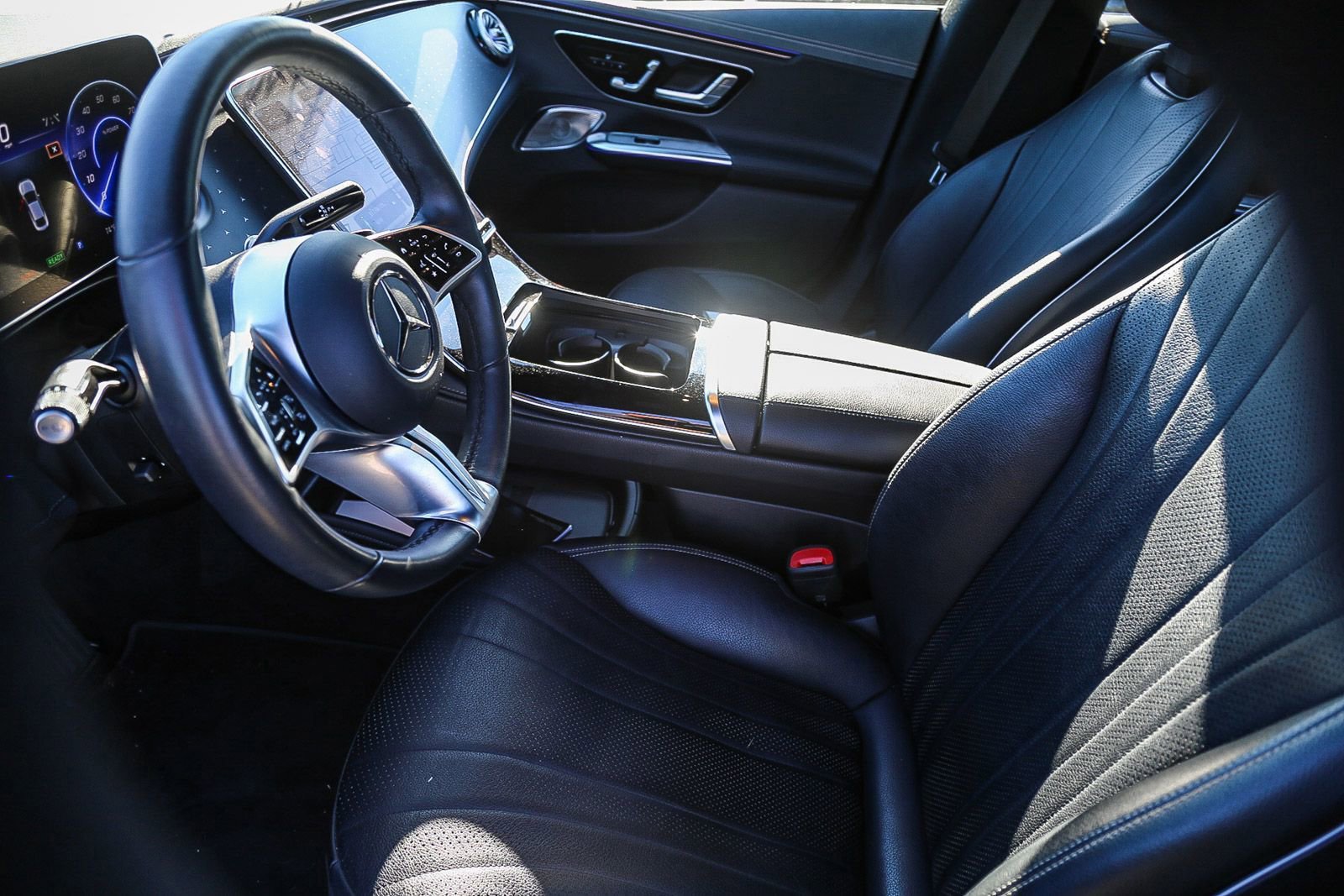 Used 2023 Mercedes-Benz EQE 500 4MATIC Sedan image 5