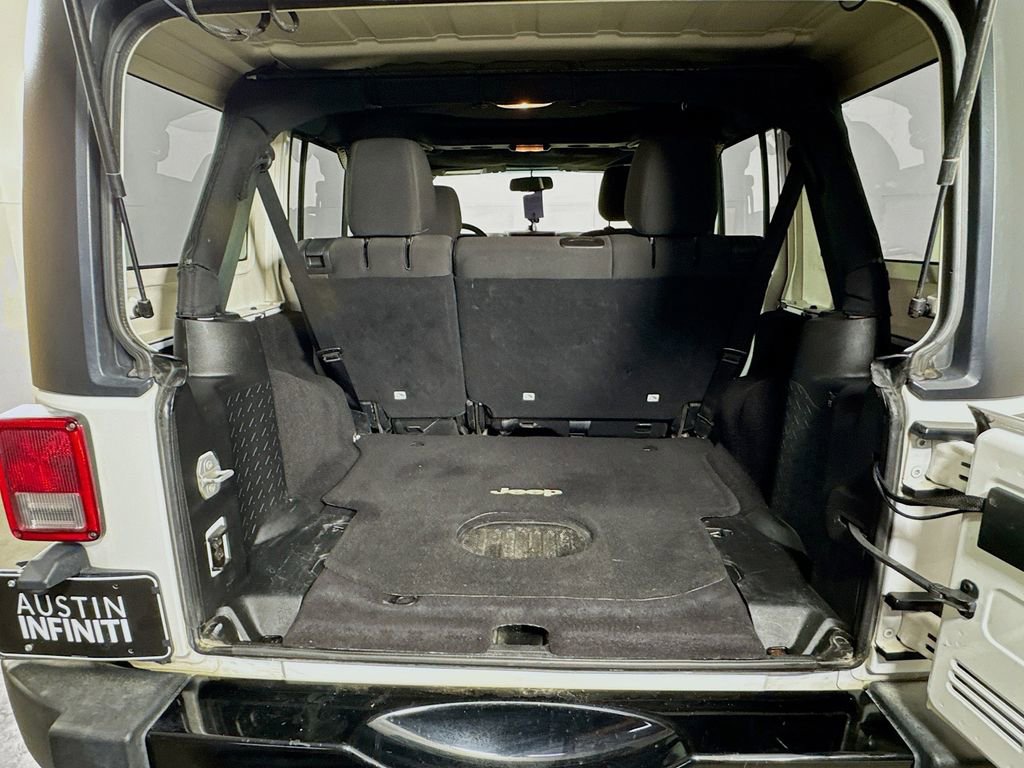 Used 2015 Jeep Wrangler Unlimited Willys image 29