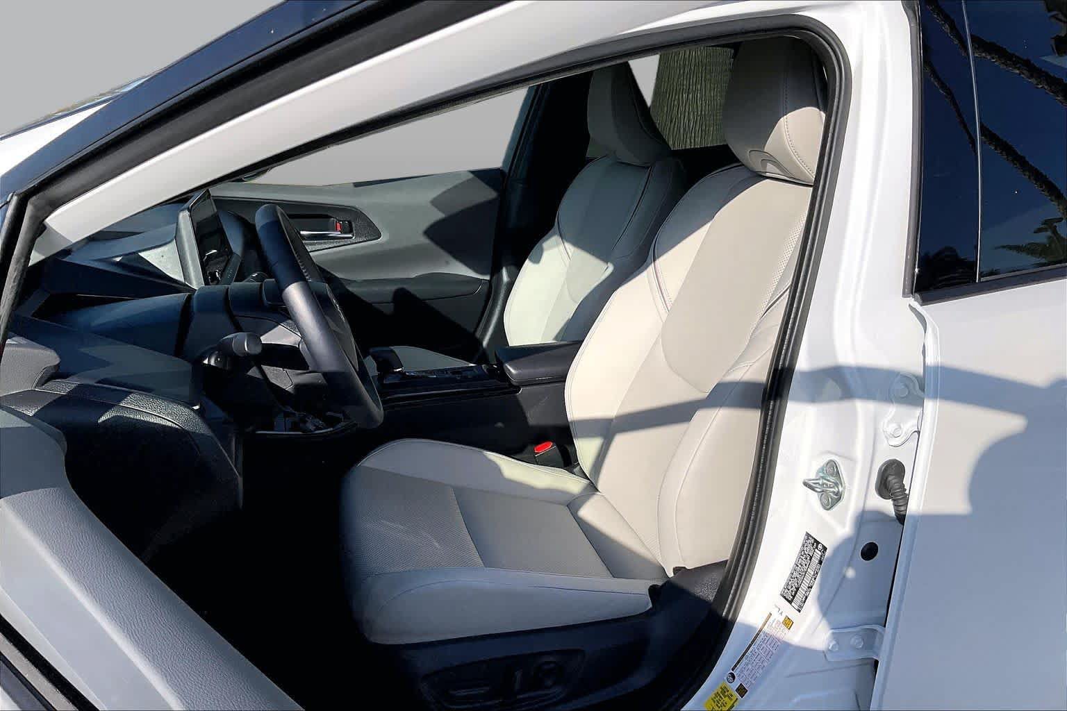Certified 2026 Toyota Prius XLE FWD image 7