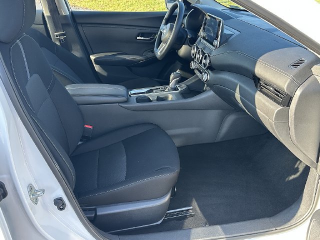 Used 2025 Nissan Sentra SV FWD image 10