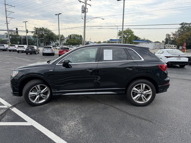 Used 2024 Audi Q3 2.0T Premium Plus w/ Premium Plus Package AWD/4WD image 3