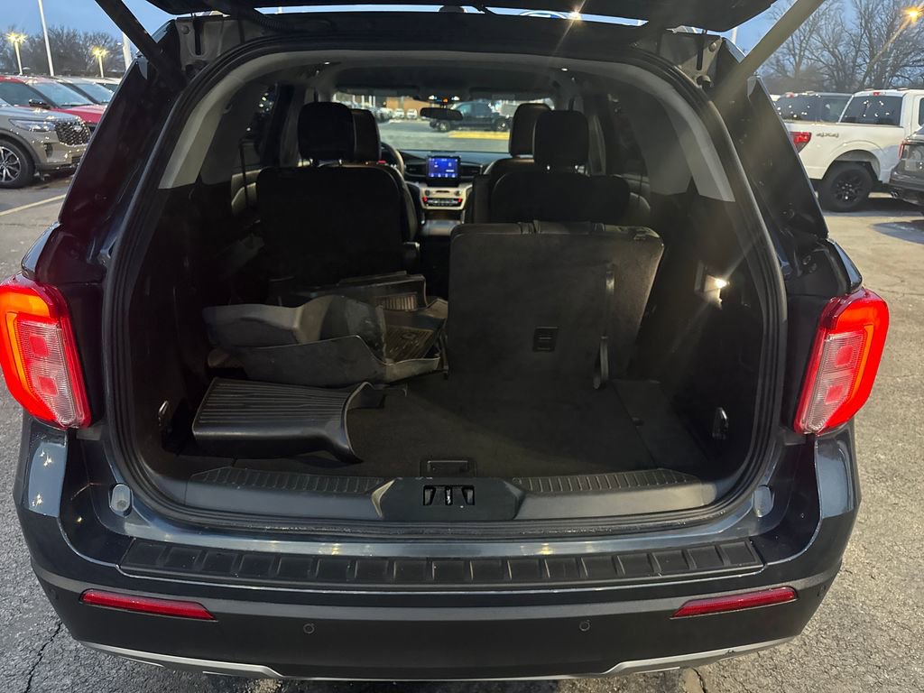 Used 2023 Ford Explorer XLT w/ Equipment Group 202A image 12