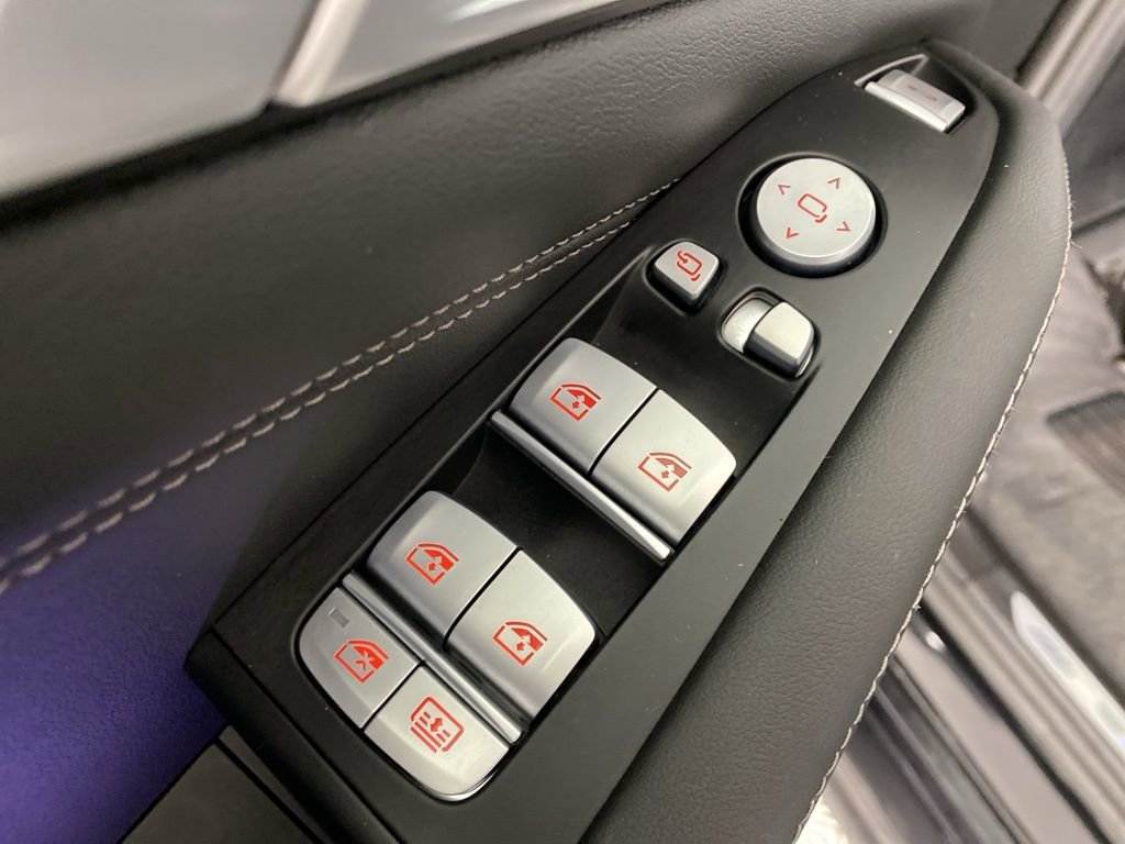 Certified 2025 BMW X7 M60i w/ Climate Comfort Package image 11