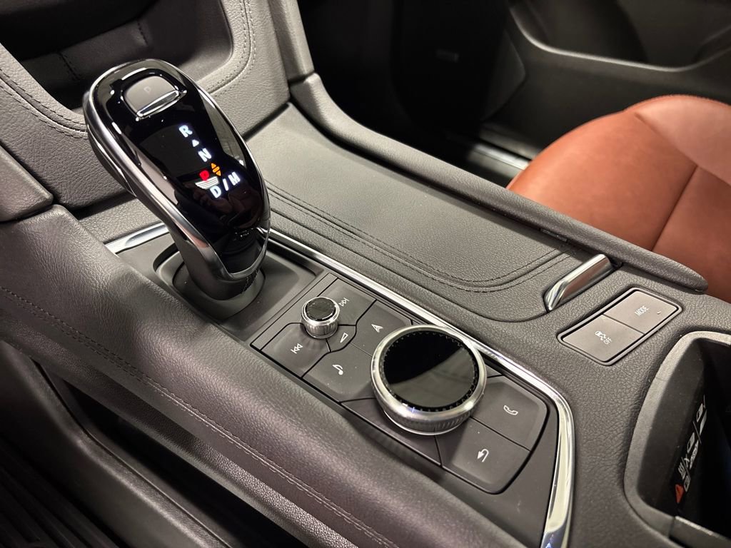 New 2026 Cadillac XT5 Premium Luxury w/ LPO, ONYX Package image 40