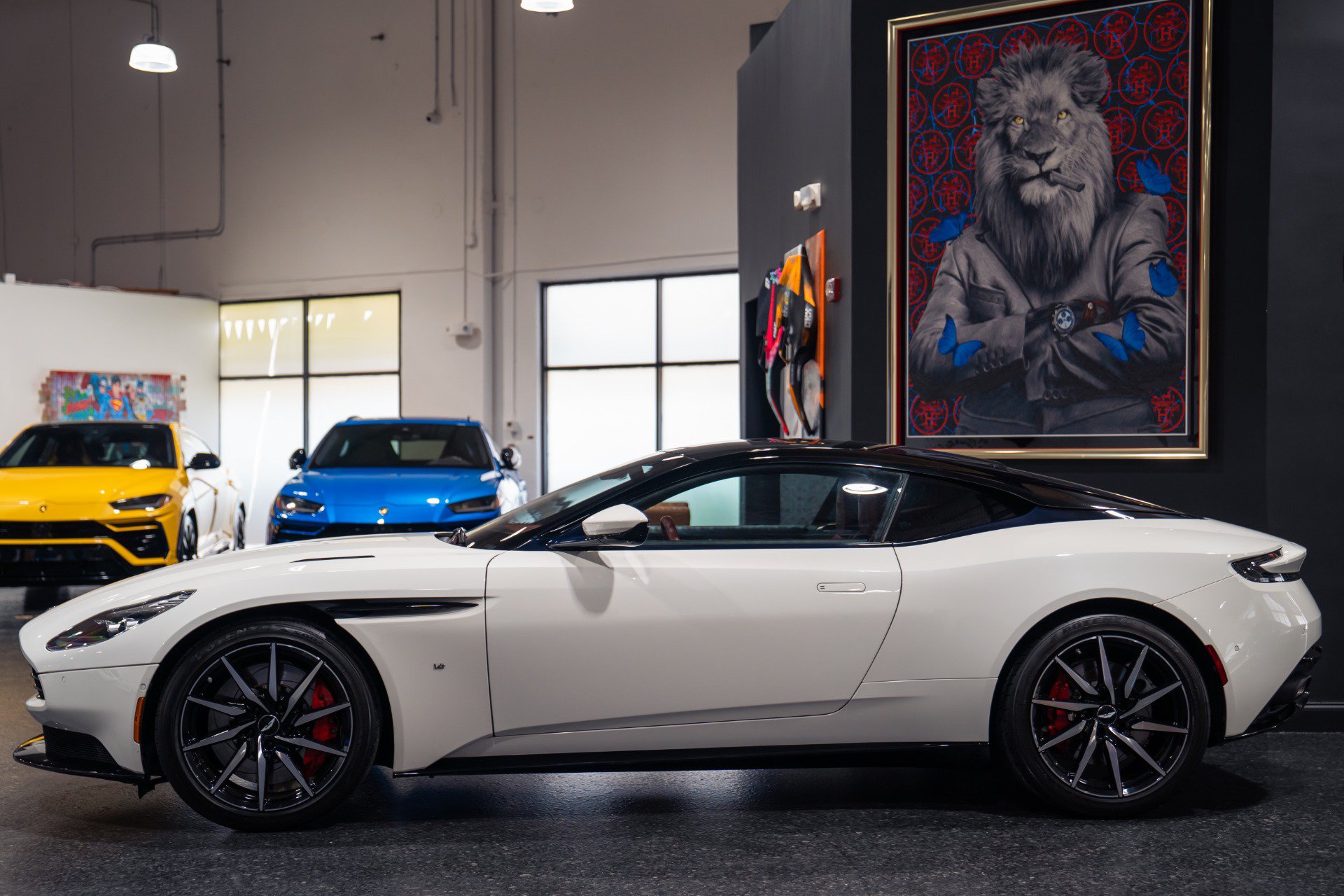 Used 2018 Aston Martin DB11 V12 RWD image 9