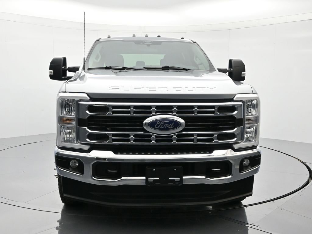 Used 2024 Ford F350 XLT image 2