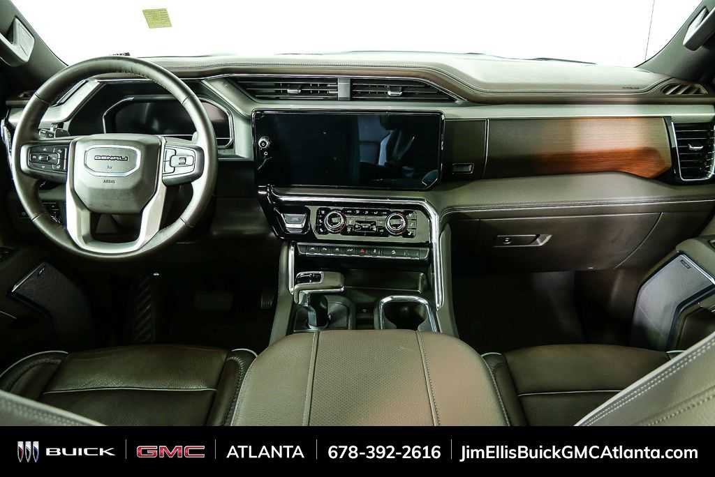 Used 2025 GMC Sierra 1500 Denali w/ Technology Package AWD/4WD image 21