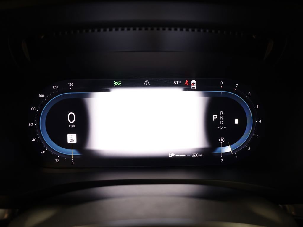 Used 2025 Volvo V60 B5 Cross Country Plus image 37