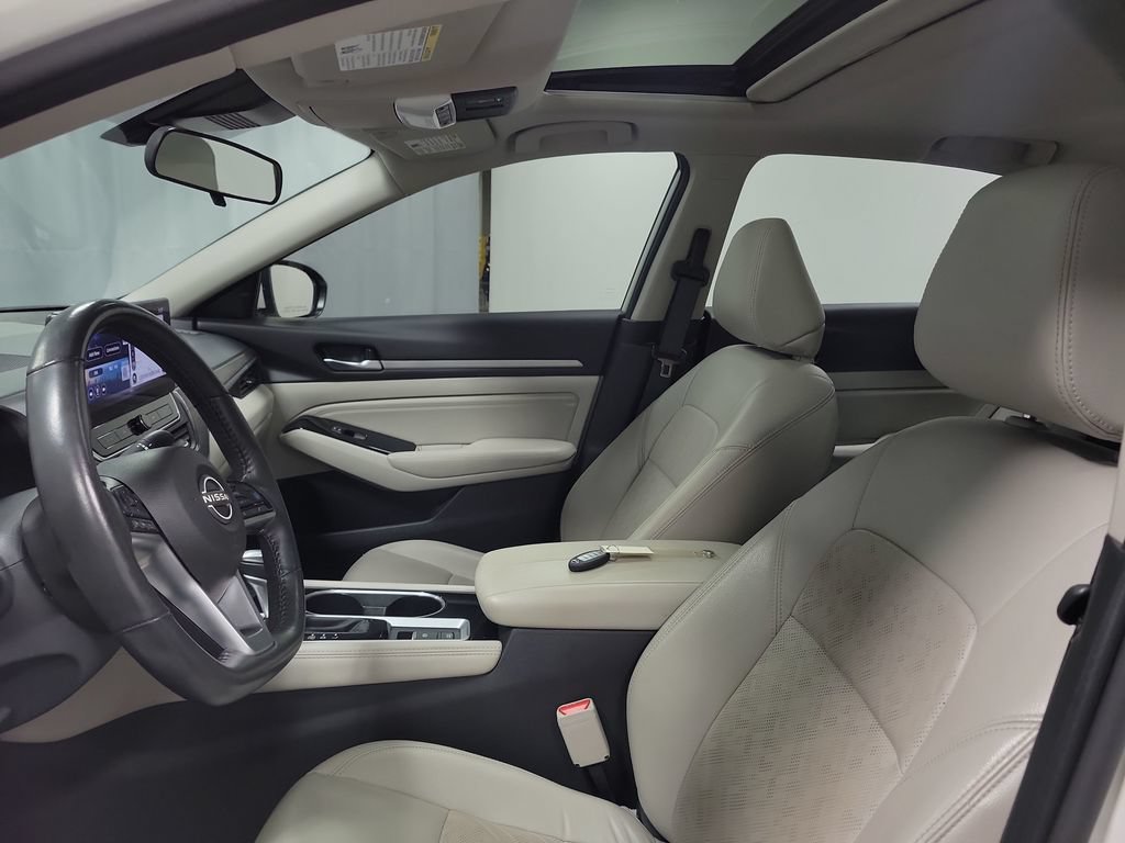 Used 2023 Nissan Altima 2.5 SL AWD/4WD image 12