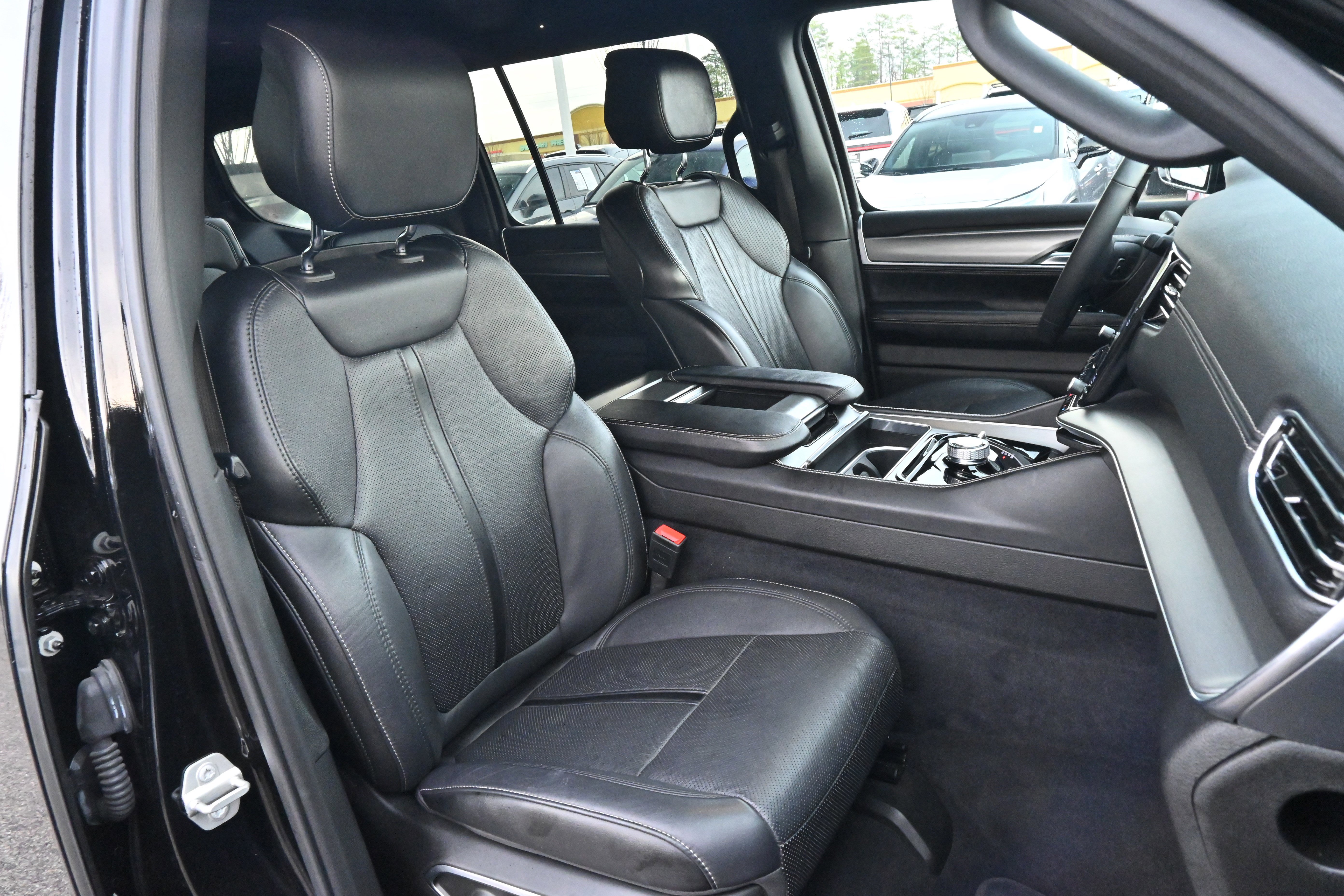 Used 2024 Jeep Wagoneer Series II image 19