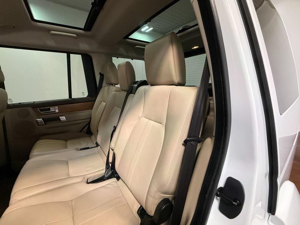 Used 2016 Land Rover LR4 HSE AWD/4WD image 48